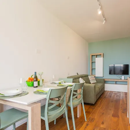 아파트 Verdica10 Luxury - View & Private Parking *